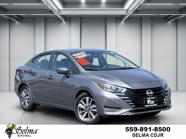 2025 Nissan Versa 1.6 SV in Gun Metallic — front three-quarter view