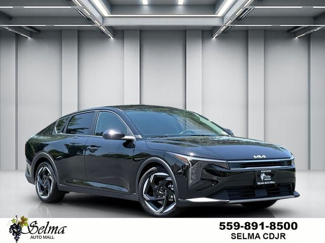 2025 Kia K4 EX in Aurora Black — front three-quarter view